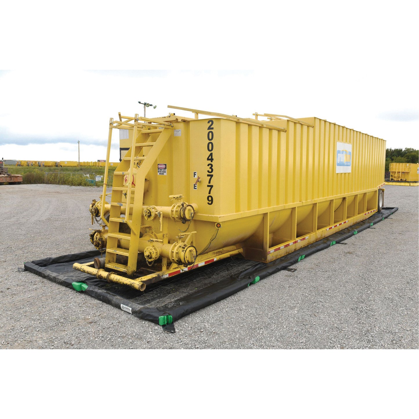 Ultratech Plus Ultra-Containment Berm®, 1496 US gal. Capacity, 12' W x 50' L x 0.3" H, Foam Wall