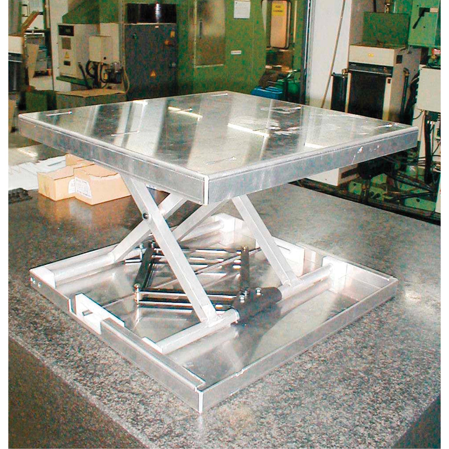 Lift-Tool™ Table Top Scissor Lift, 23" L x 22" W, Aluminum, 300 lbs. Capacity