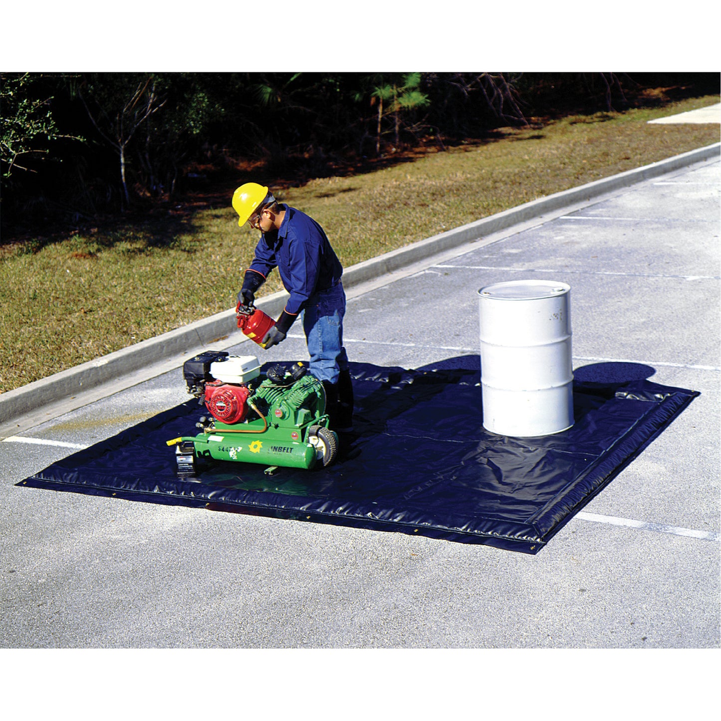 Ultratech Ultra-Containment Berm®, 55 US gal. Capacity, 6' W x 8' L x 2" H, Foam Wall