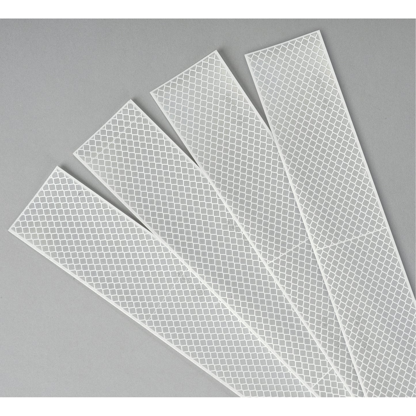 3M 3M™ Scotchlite™ Diamond Grade™ Conspicuity Sheeting Series 983, 2" W x 12" L, White